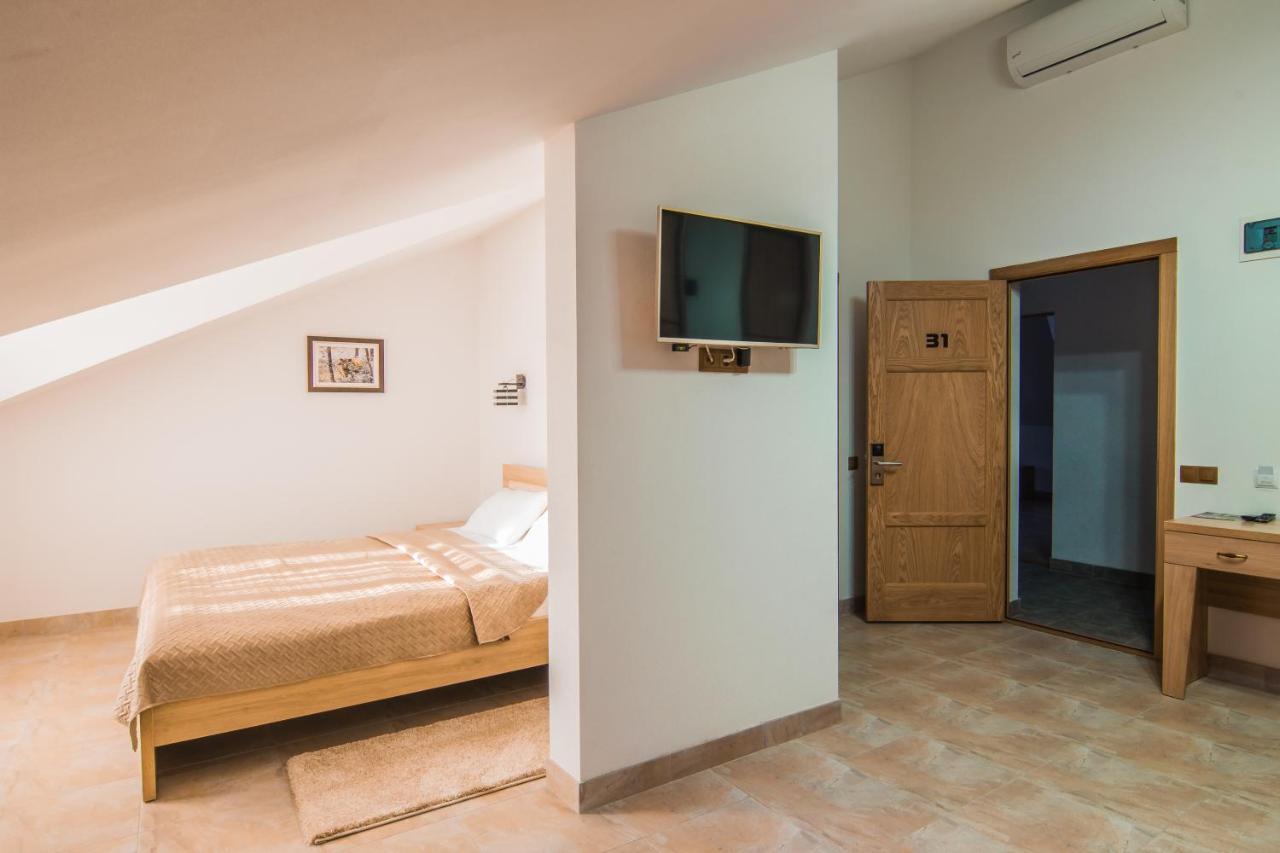 Мисливець В Комплексі "Сокіл" Hotel Susk Bagian luar foto
